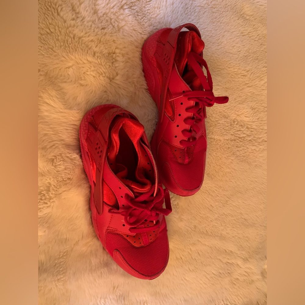 Nike Air Red Low-Top Sneakers with Mesh Upper